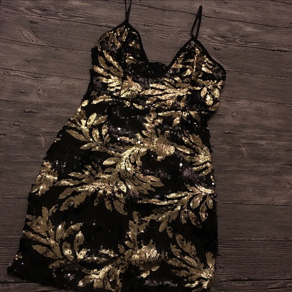 Sexy V Cut Gold Leaves Mini Sequin Dress - Picture 7 of 8